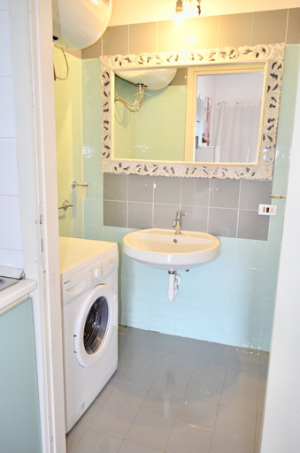 Bathroom 2, Appartamenti San Teodoro 1, Nuoro