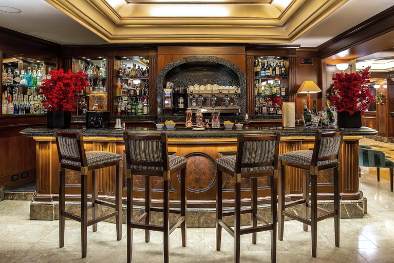 Food & Drinks 5, River Chateau, Rome