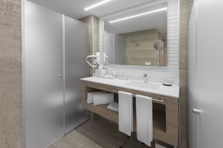 Bathroom 5, Elba Sunset Mallorca Thalasso Spa, Baleares