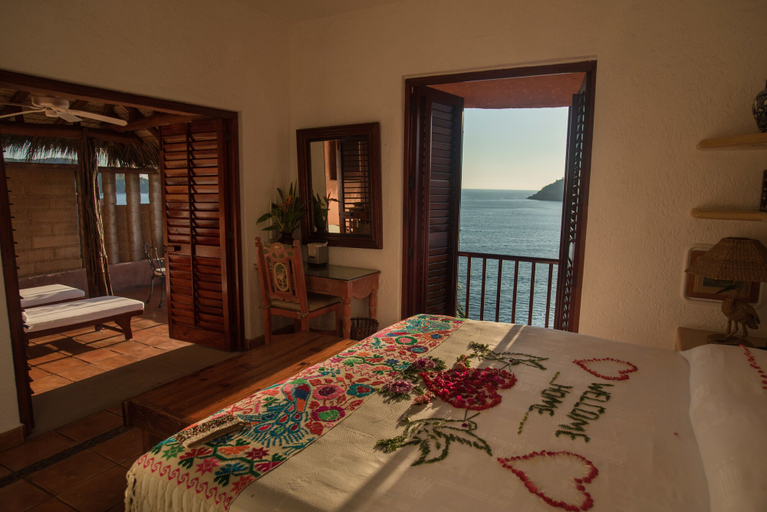 Bedroom 3, La Casa Que Canta, José Azueta