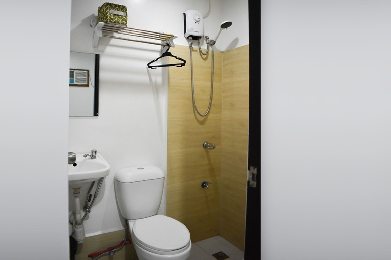 Bathroom 4, Happy Homes Manila, Manila City