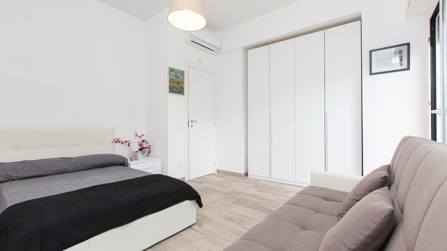 Room 5, Rental In Rome Cesari Apartment, Roma