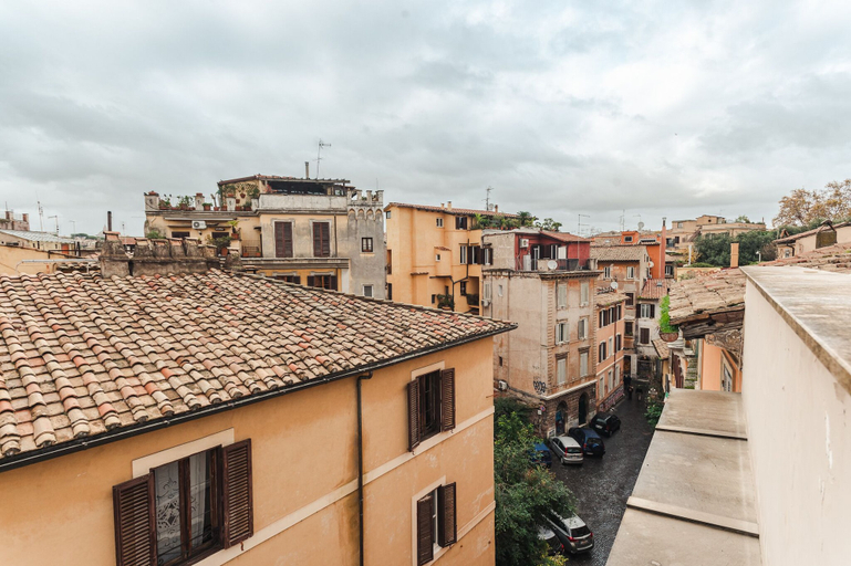 Others 5, Nikis Collection Trastevere, Rome
