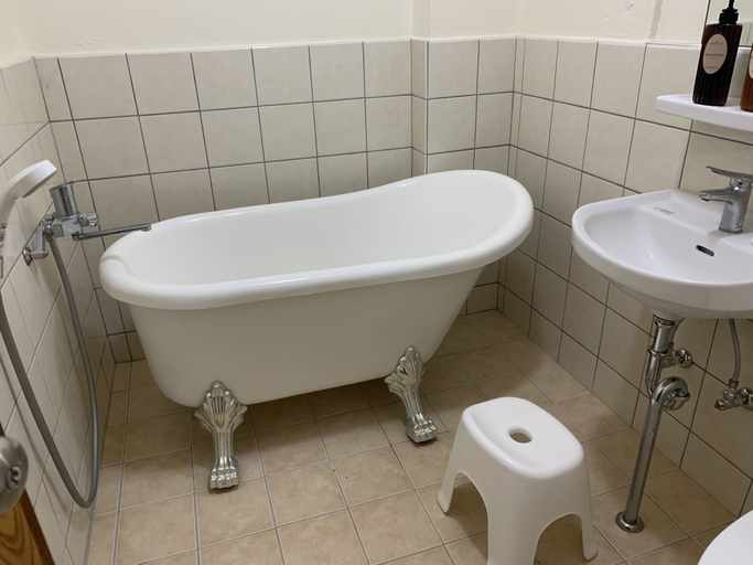 Bathroom 4, Guest House Koza Gate 2, Okinawa