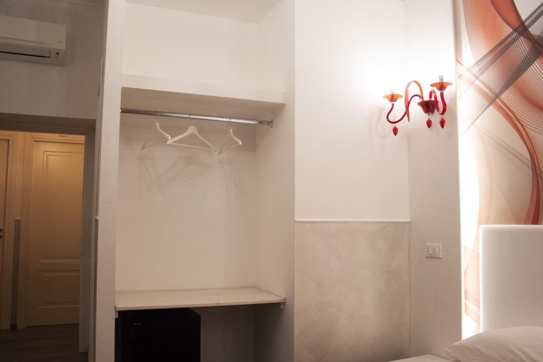 Bedroom 2, Rubino Guest House, Rome