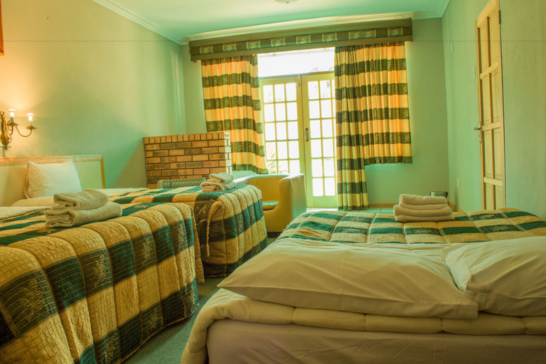 Bedroom 2, Mountain View Hotel
