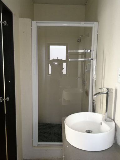 Bathroom 3, Tsumeb Guesthouse Kamho, Tsumeb