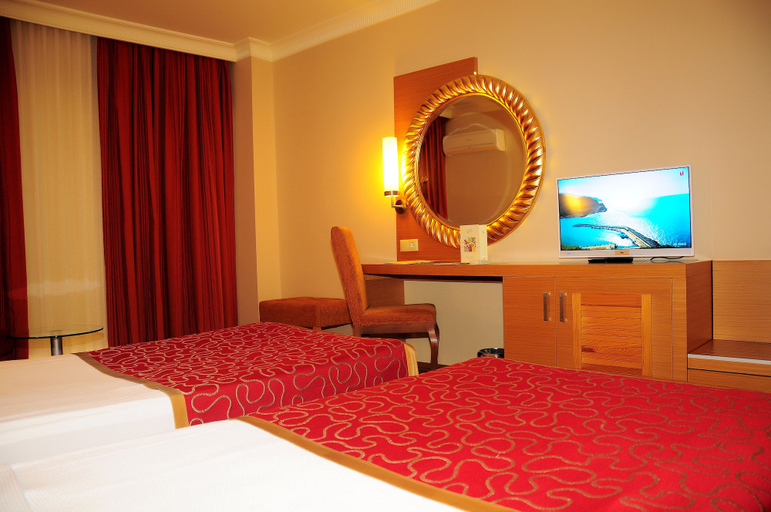 Bedroom 3, Alaiye Resort & Spa Hotel - All Inclusive, Alanya