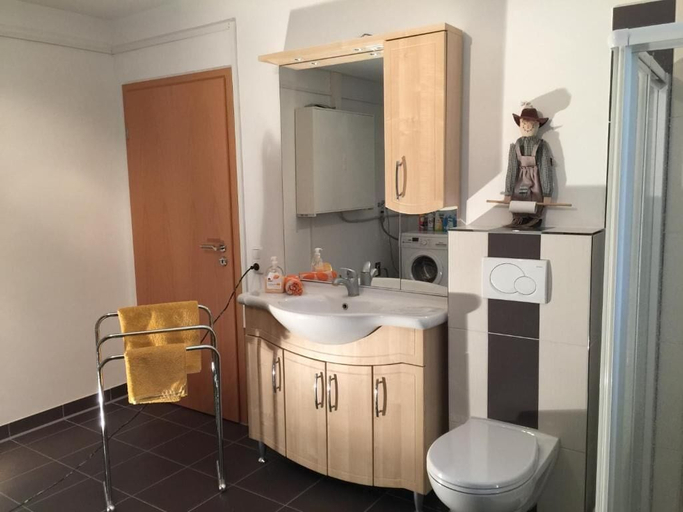 Bathroom 5, Appartements Funk, Darmstadt-Dieburg