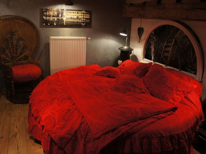 Bedroom 2, Aux Logis de La Solre, Nord