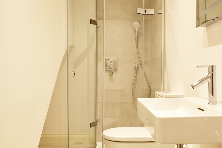 Bathroom 3, 11 Redcliffe Parade, Bristol