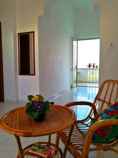Others 4, Villa Cecile, Vibo Valentia