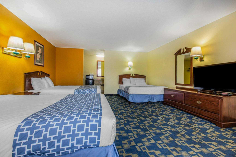 Others 4, Westward Inn, Del Norte