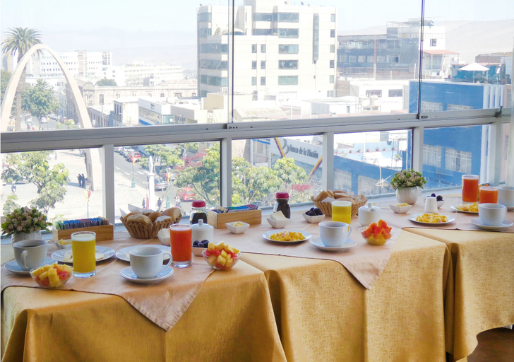 Food & Drinks 5, Hotel Plaza by DOT Light, Tacna