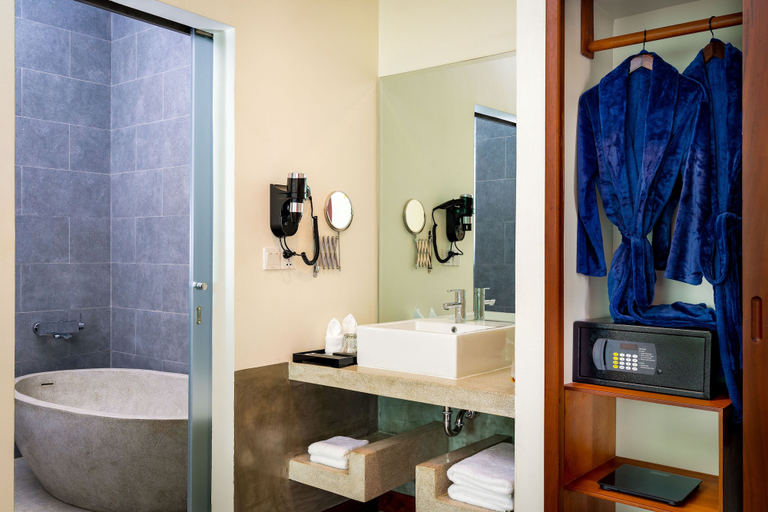 Bathroom 5, Blanc Smith Residence, Siem Reap