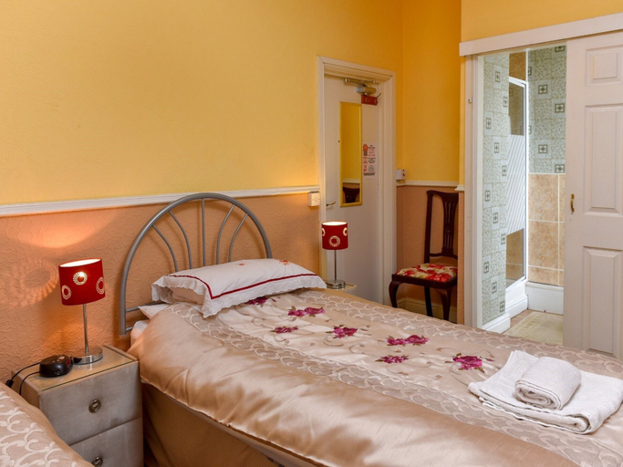 Bedroom 2, The Warren Guest House, Cumbria