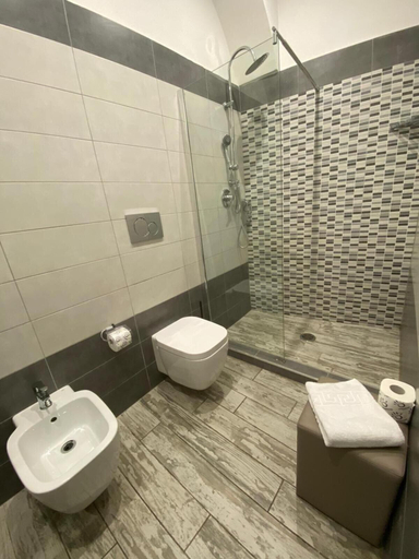 Bathroom 3, NL Trastevere, Rome