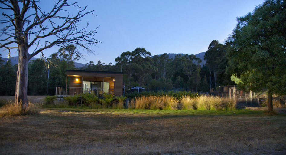 Exterior & Views 2, Tyenna River Cottage, Derwent Valley