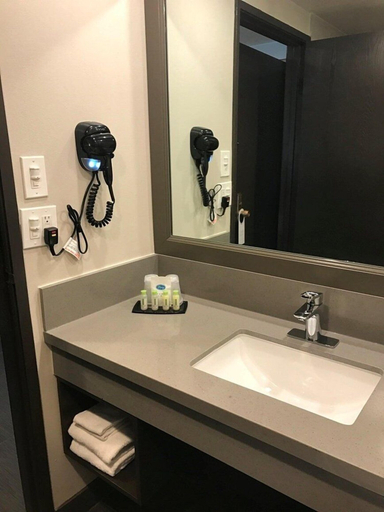 Bathroom 5, GreenTree Inn & Suites Alhambra, Los Angeles