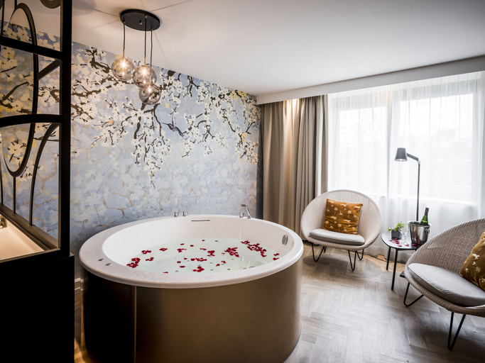 Bathroom 5, Van der Valk Hotel Maastricht, Maastricht