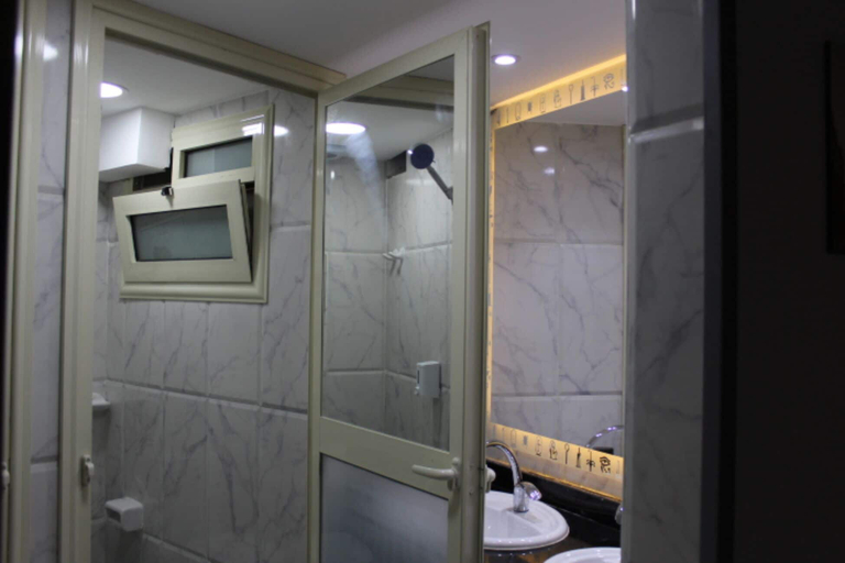 Bathroom 4, Sunset Hotel Cairo - Hostel, Qasr an-Nil