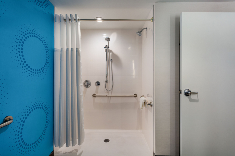 Bathroom 4, Tru by Hilton Ashland, Hanover