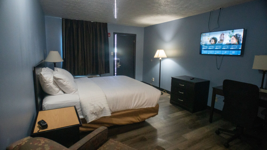 Bedroom 3, Ashley Motel, Hendricks