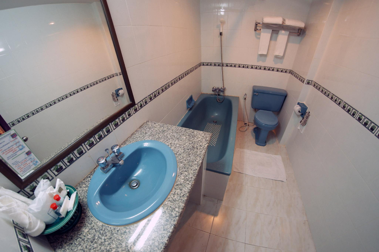 Bathroom 4, Chiangmai Ratanakosin Hotel, Muang Chiang Mai