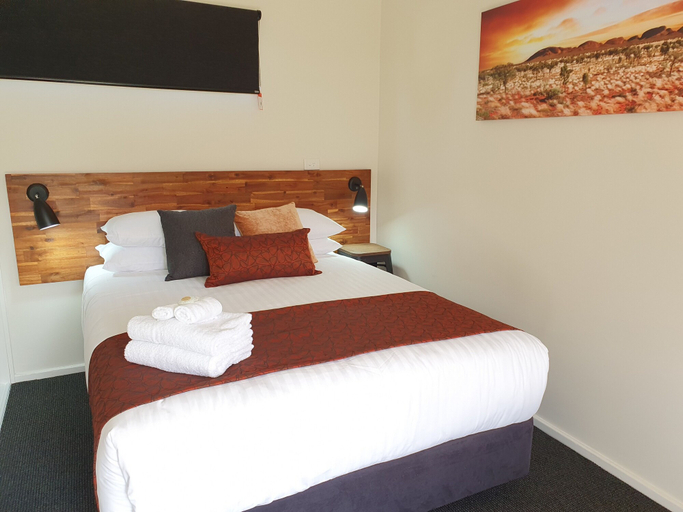 Bedroom 2, Black Sheep Motel Goulburn, Goulburn Mulwaree - Goulburn