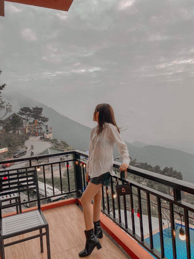 Exterior & Views 5