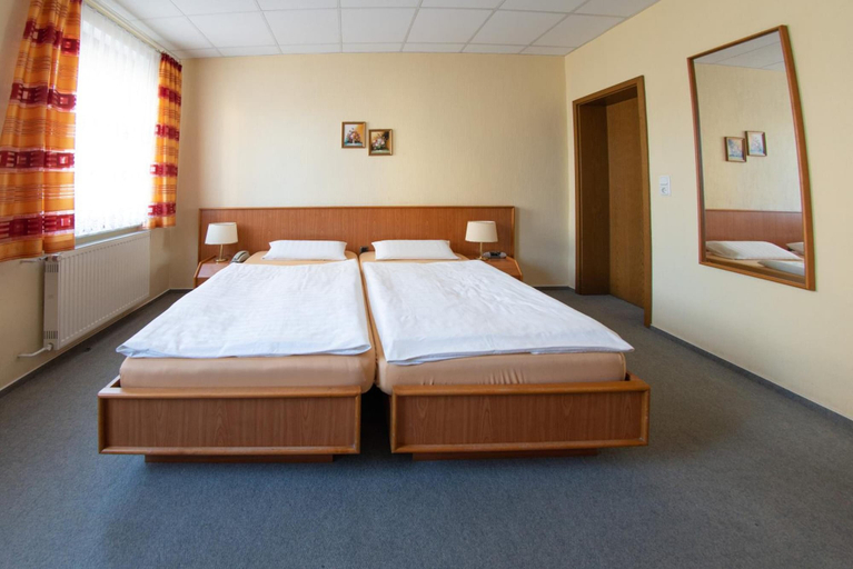 Bedroom 3, Pension Heinrich Heine, Wittenberg