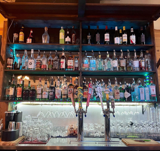 Food & Drinks 5, Shasta Inn, Siskiyou