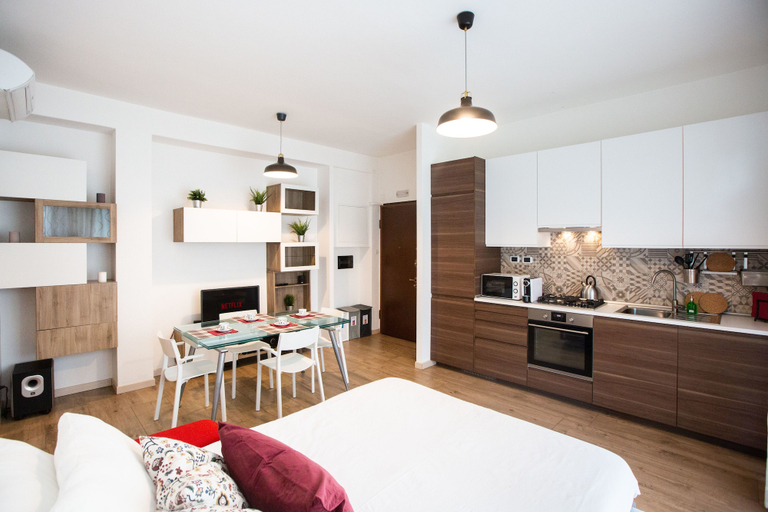 Others 5, Home Hotel - Rogoredo 27, Milano