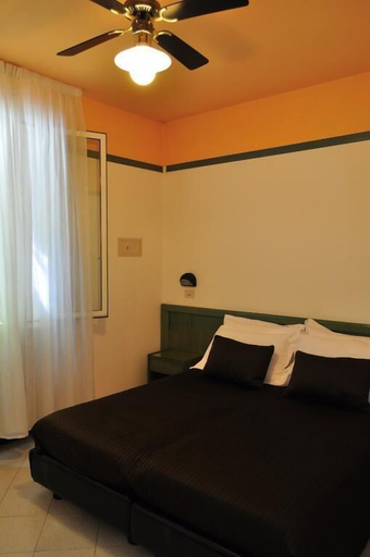 Bedroom 2, Hotel Esedra, Rimini