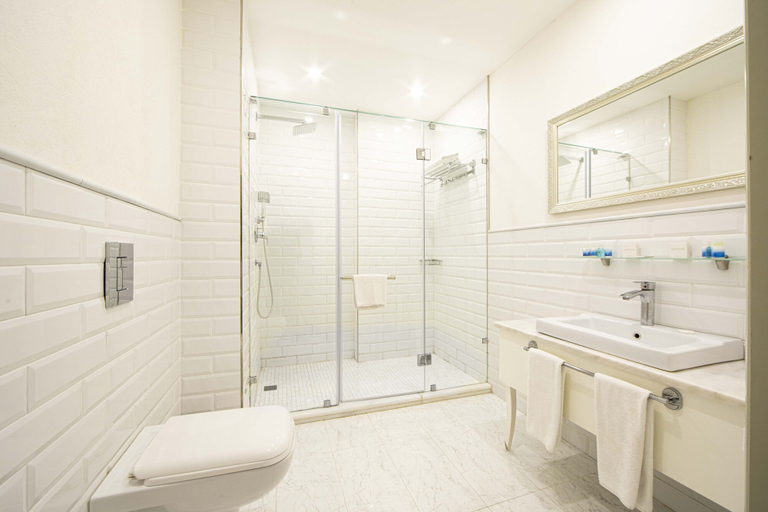 Bathroom 4, Sapphire Inn, Baku