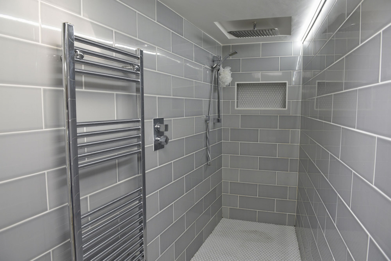 Bathroom 3, Toothbrush Apartments - Central Ipswich - Fore St - Adults Only, Suffolk