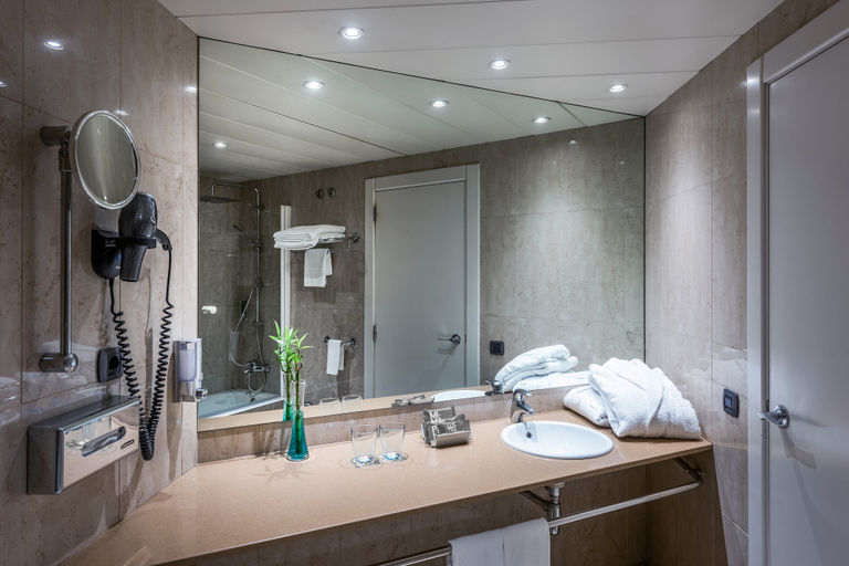 Bathroom 4, Hotel Castellon Center Affiliated by Meliá, Castellón