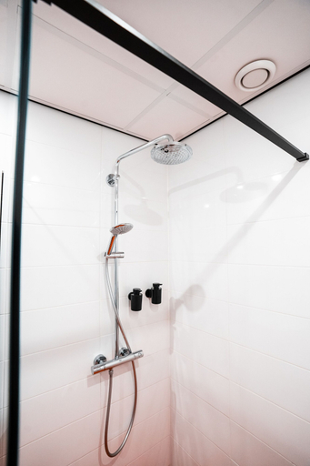 Bathroom 4, Neon Nights, Groningen