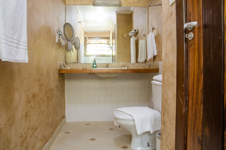 Bathroom 5, Via das Pedras Pousada, Cairu