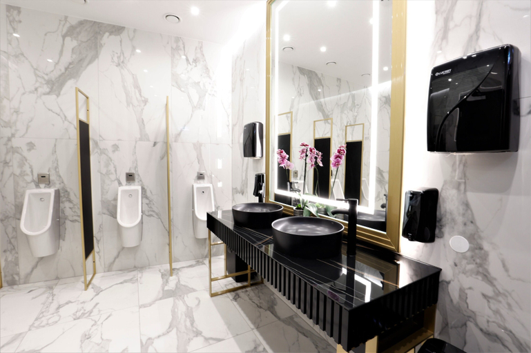 Bathroom 4, Grand Plaza Hotel and Congress Centre, Ljubljana