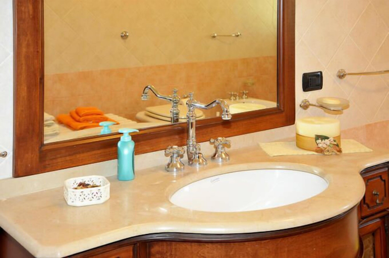 Bathroom 5, Vacanze al Minci, Lecce