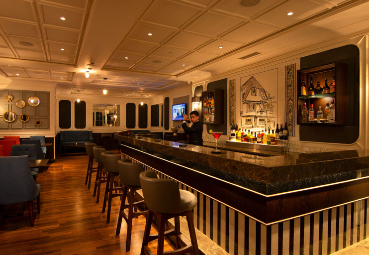 Food & Drinks 5, Savoy - IHCL SeleQtions, The Nilgiris