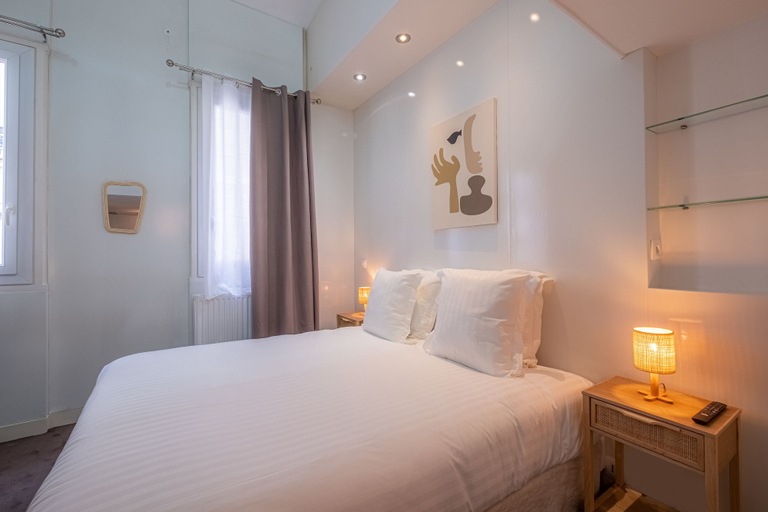 Bedroom 3, Makom Pereire, Paris