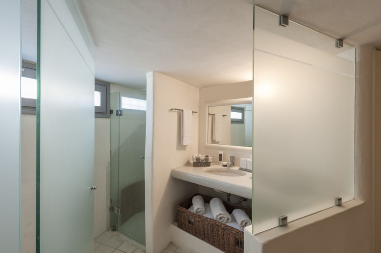 Bathroom, Traditional Stone House in Kostos, South Aegean