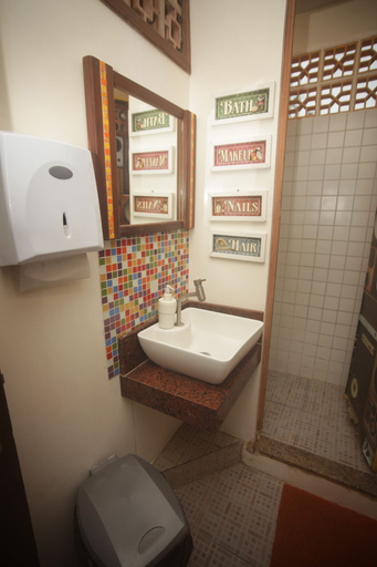 Bathroom 4, Biergarten Hostel, Angra dos Reis