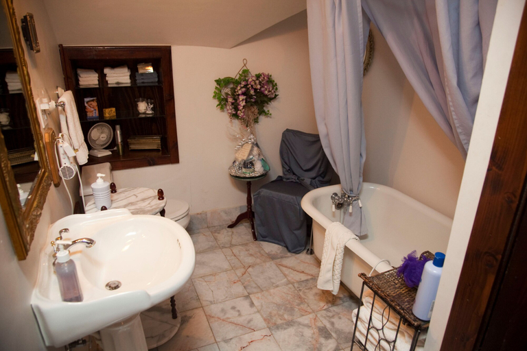 Bathroom 3, Beall Mansion An Elegant Bed & Breakfast Inn, Madison