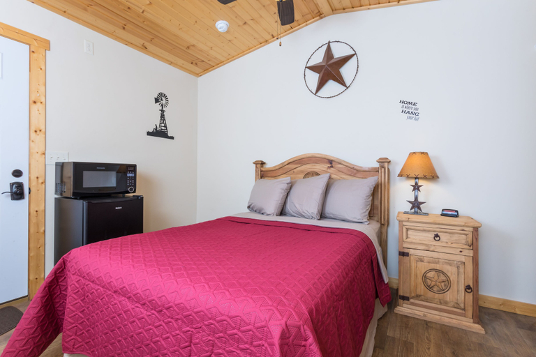Bedroom 2, Custom Touch Village - Midland, Midland