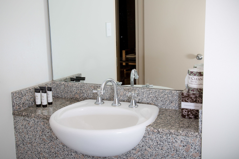 Bathroom 4, Cullen Bay Resort, Larrakeyah
