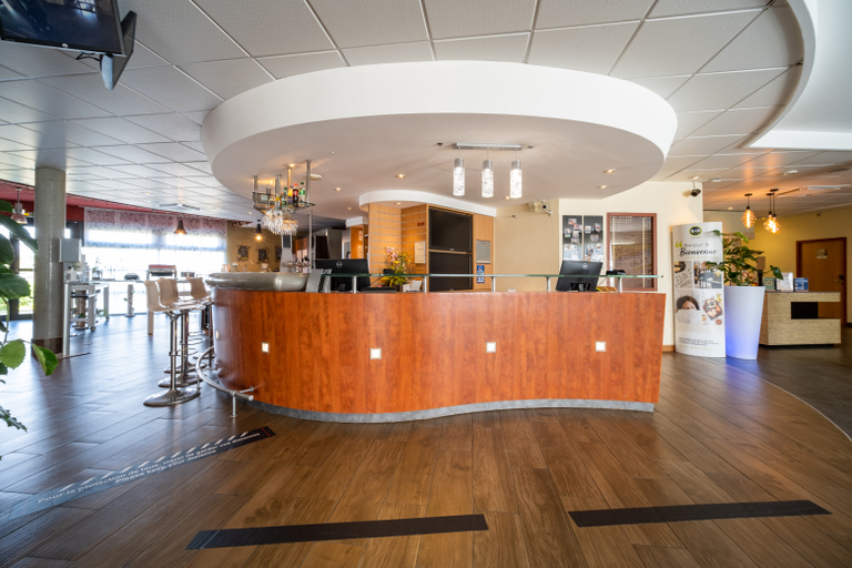 Public Area 4, B&B HOTEL Calais Terminal Cité de l'Europe 4 étoiles, Pas-de-Calais