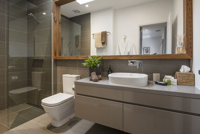 Bathroom 3, Mews Cottages, Macedon Ranges Bal